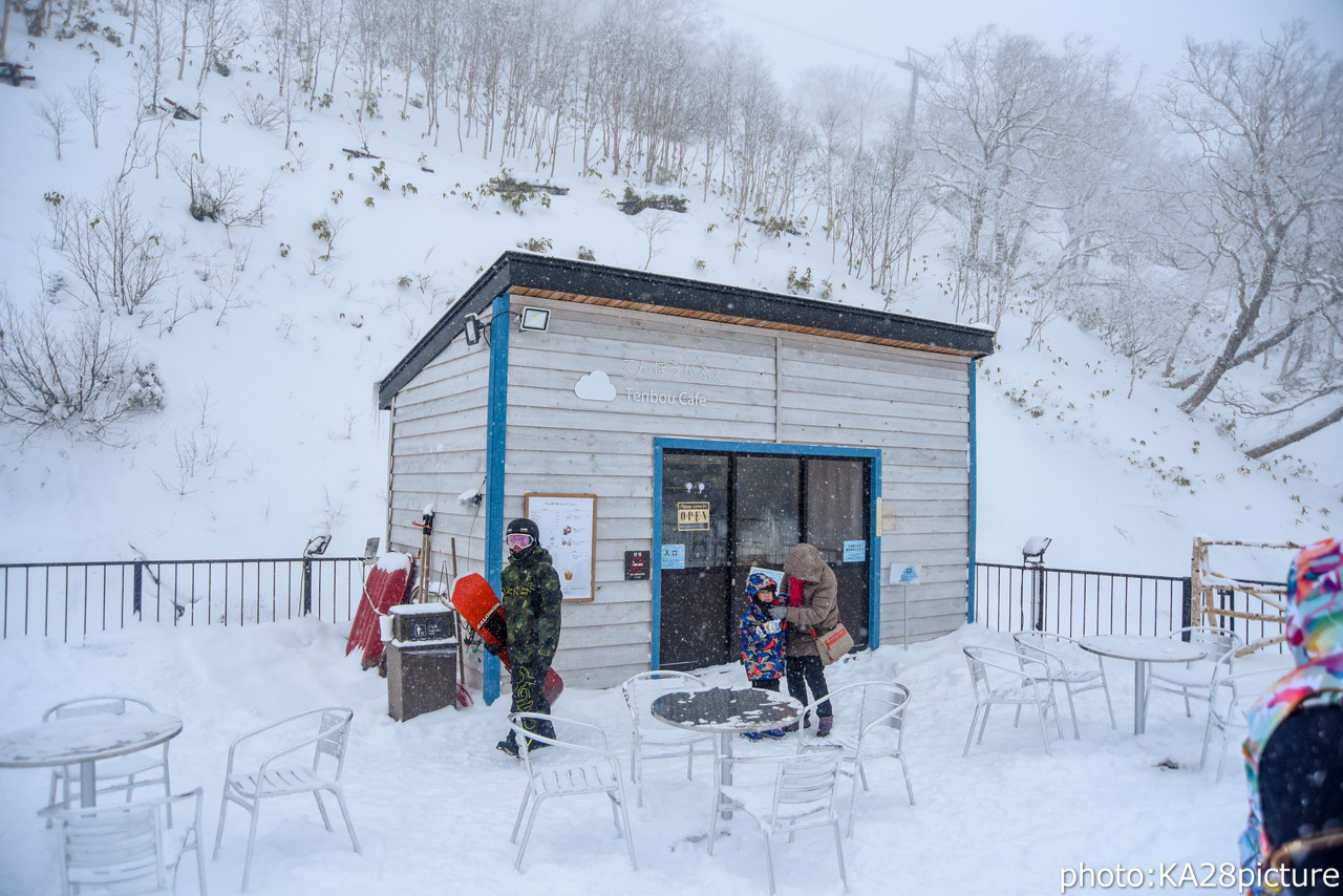 星野リゾート トマム　連日の降雪のおかげで『雲海ゴンドラ』を使った滑走が解禁。これで大部分滑走可能となりました♪